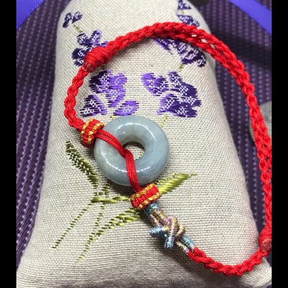 Beautiful gray donuts with red cotton bracelet - Picture 2 of 6